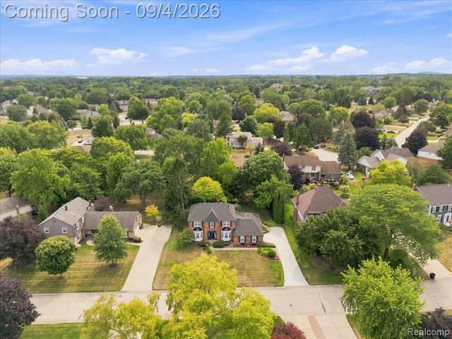 22555 Shadowglen Drive, Farmington Hills, MI 48335
