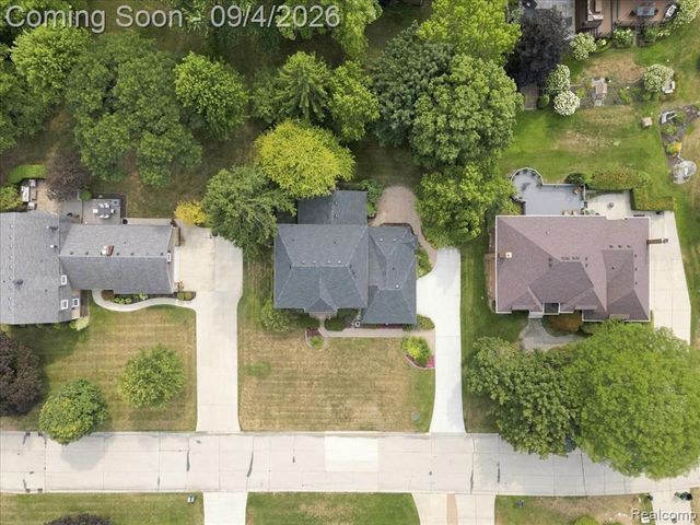 22555 Shadowglen Drive, Farmington Hills, MI 48335