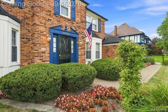 22555 Shadowglen Drive, Farmington Hills, MI 48335