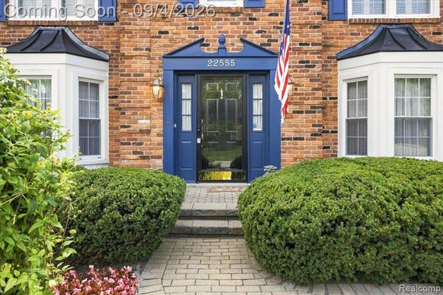22555 Shadowglen Drive, Farmington Hills, MI 48335