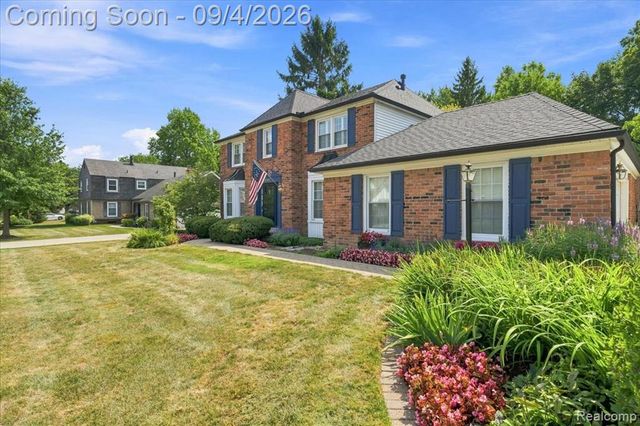 22555 Shadowglen Drive, Farmington Hills, MI 48335