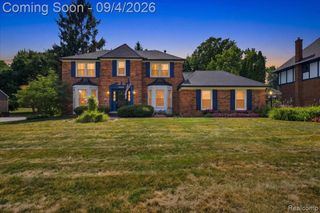 22555 Shadowglen Drive, Farmington Hills, MI 48335