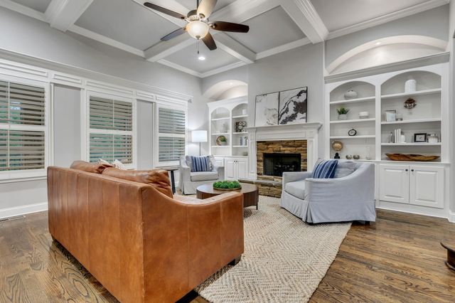 2040 Brisbane Dr, Spring Hill, TN 37174