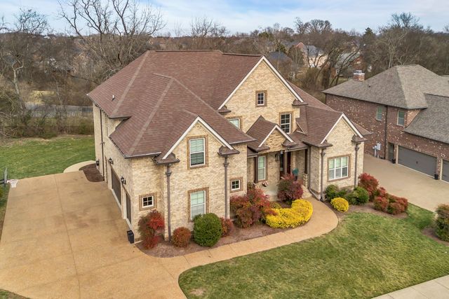 2040 Brisbane Dr, Spring Hill, TN 37174