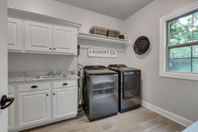 2040 Brisbane Dr, Spring Hill, TN 37174