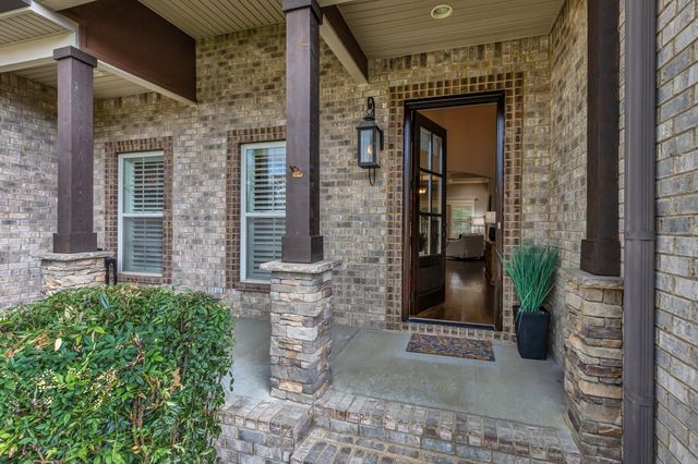 2040 Brisbane Dr, Spring Hill, TN 37174