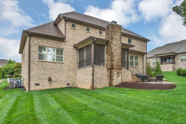 2040 Brisbane Dr, Spring Hill, TN 37174