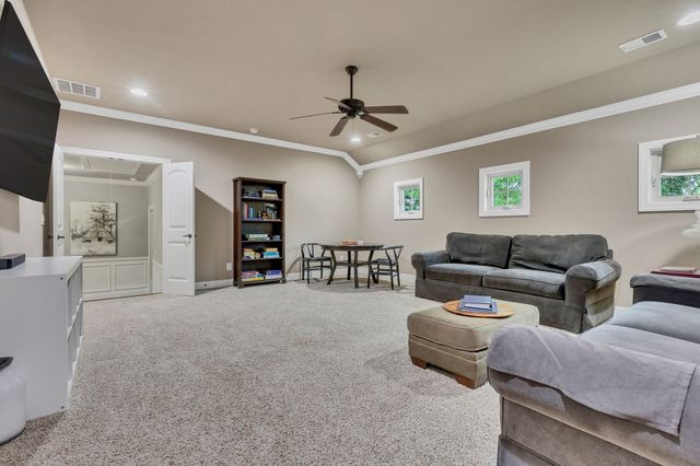 2040 Brisbane Dr, Spring Hill, TN 37174