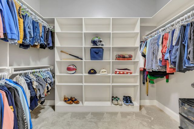 2040 Brisbane Dr, Spring Hill, TN 37174