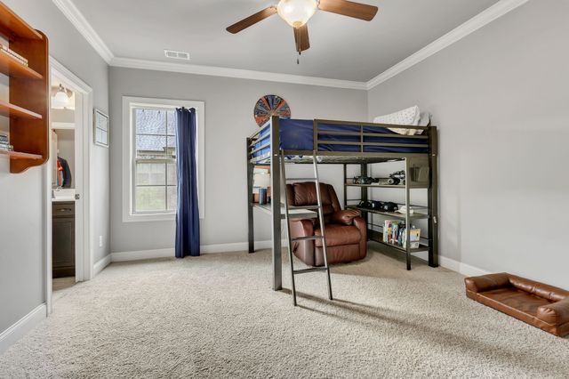 2040 Brisbane Dr, Spring Hill, TN 37174