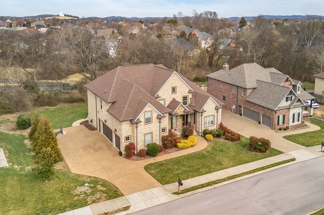 2040 Brisbane Dr, Spring Hill, TN 37174