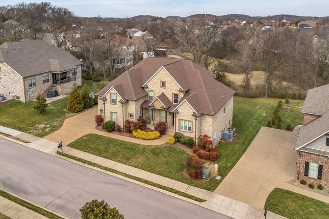 2040 Brisbane Dr, Spring Hill, TN 37174