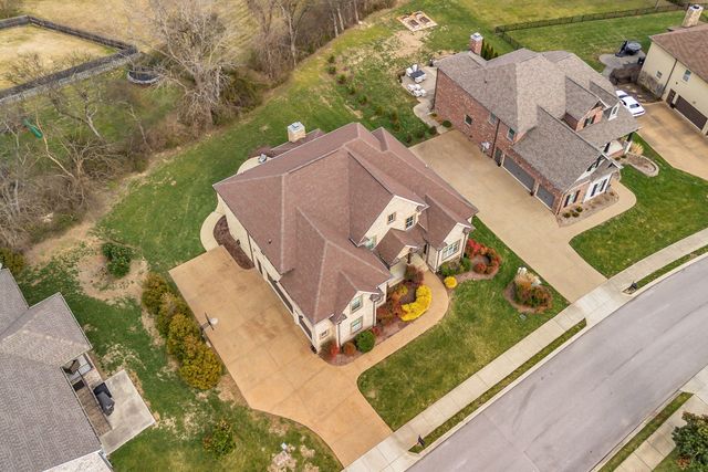 2040 Brisbane Dr, Spring Hill, TN 37174