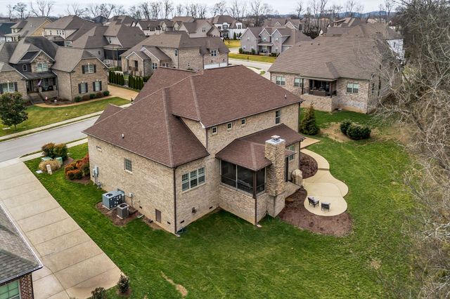 2040 Brisbane Dr, Spring Hill, TN 37174