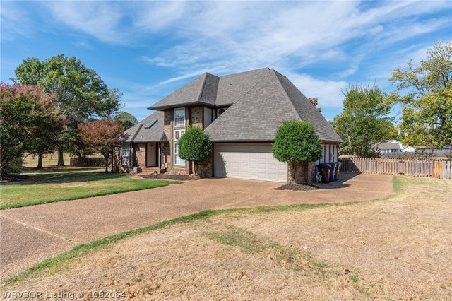 9912 Kingsley Place, Fort Smith, AR 72908