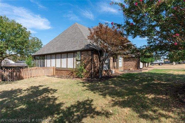 9912 Kingsley Place, Fort Smith, AR 72908