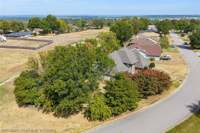 9912 Kingsley Place, Fort Smith, AR 72908