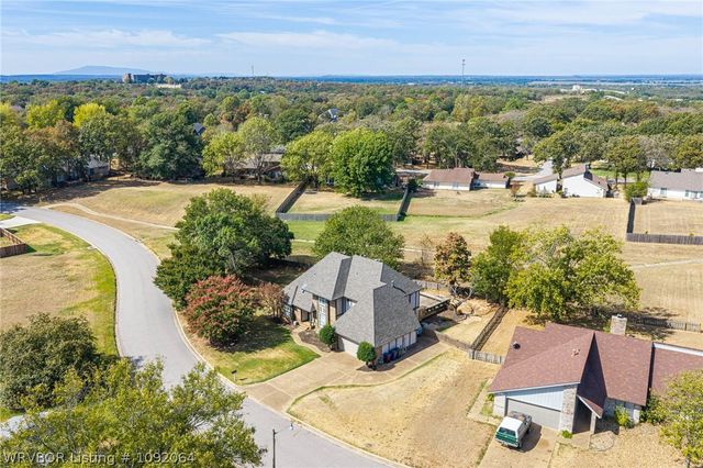 9912 Kingsley Place, Fort Smith, AR 72908
