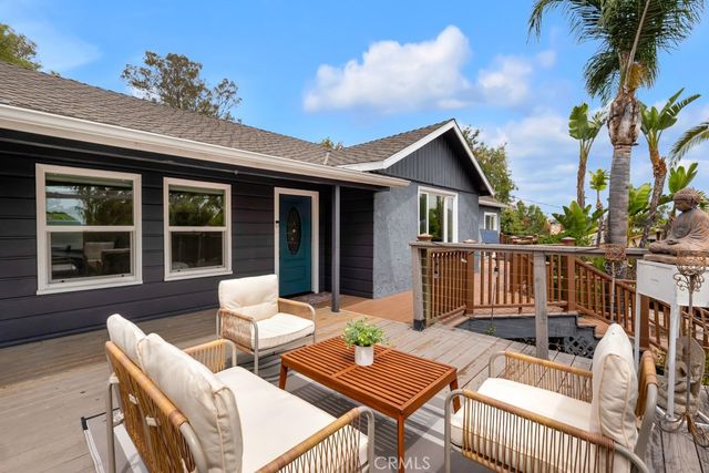 19419 Oxnard Street, Tarzana, CA 91356