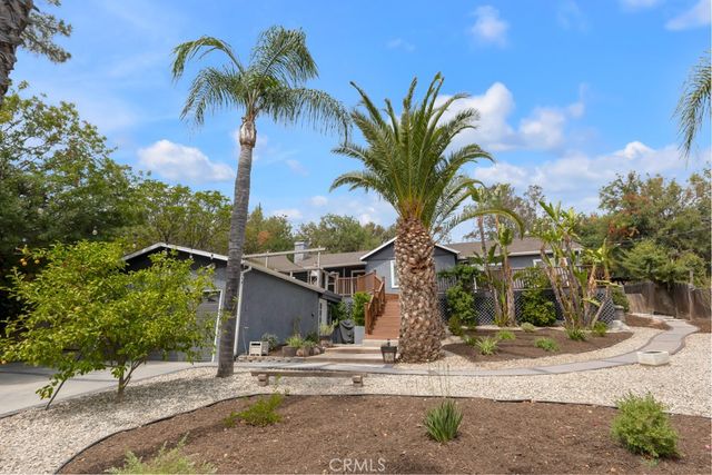 19419 Oxnard Street, Tarzana, CA 91356