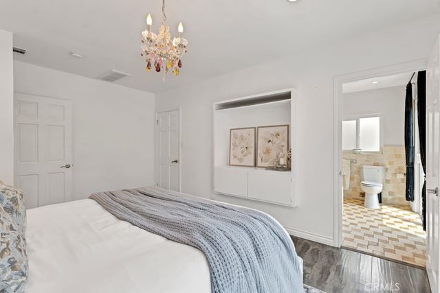 19419 Oxnard Street, Tarzana, CA 91356