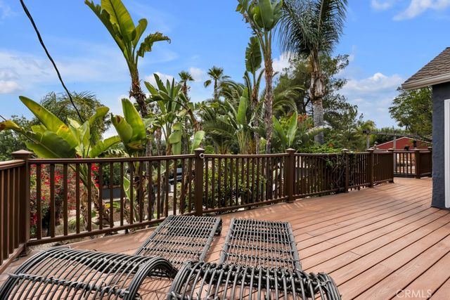 19419 Oxnard Street, Tarzana, CA 91356