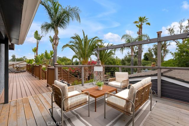 19419 Oxnard Street, Tarzana, CA 91356