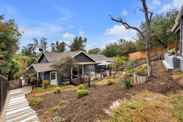 19419 Oxnard Street, Tarzana, CA 91356