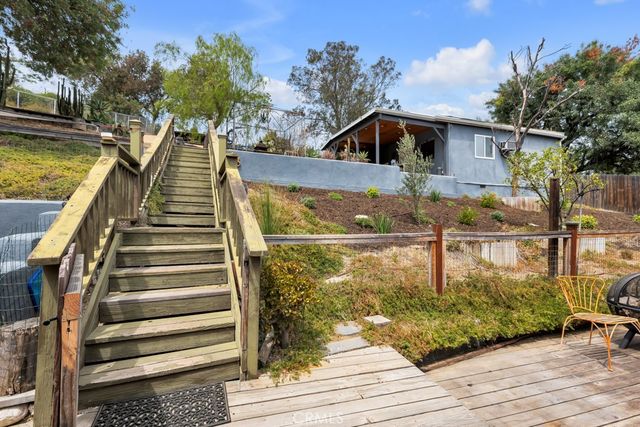 19419 Oxnard Street, Tarzana, CA 91356