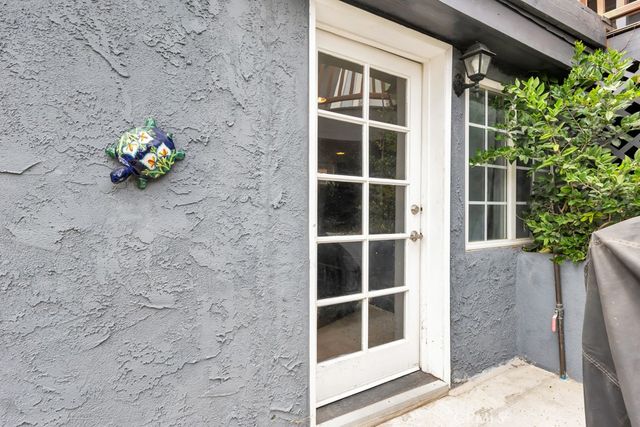 19419 Oxnard Street, Tarzana, CA 91356