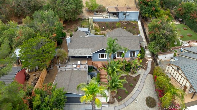 19419 Oxnard Street, Tarzana, CA 91356