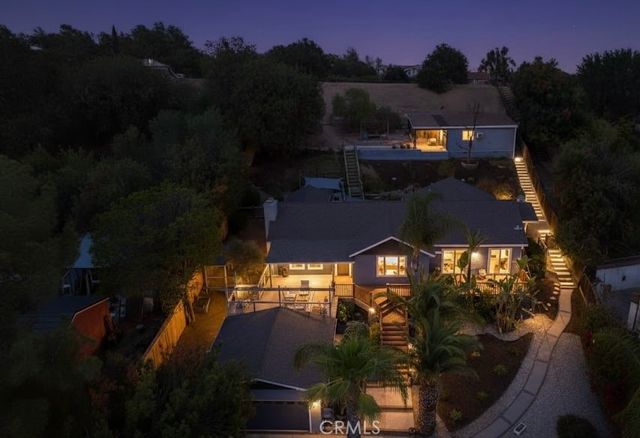 19419 Oxnard Street, Tarzana, CA 91356