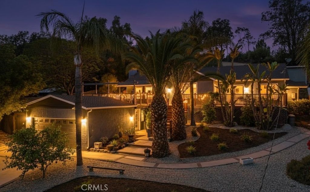 19419 Oxnard Street, Tarzana, CA 91356