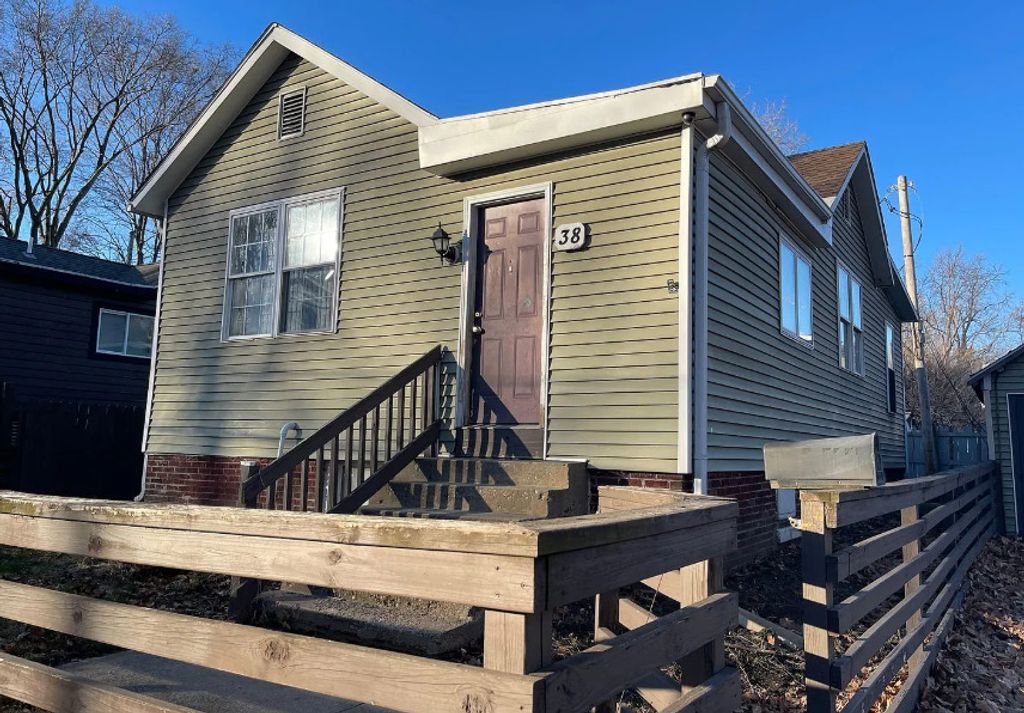 38 E Beardsley Avenue, Champaign, IL 61820