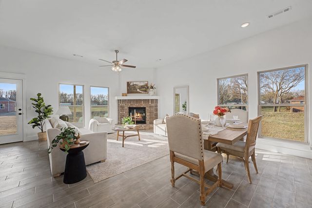 5153 S Ivey Lane, Battlefield, MO 65619