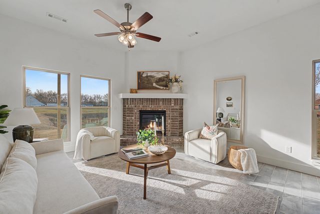 5153 S Ivey Lane, Battlefield, MO 65619