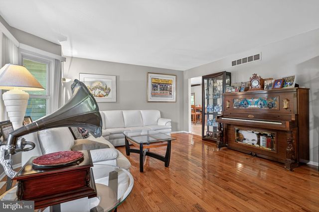 10 KREBS ROAD, Plainsboro, NJ 08536