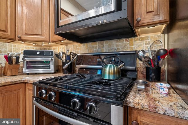 10 KREBS ROAD, Plainsboro, NJ 08536