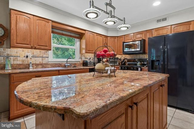 10 KREBS ROAD, Plainsboro, NJ 08536