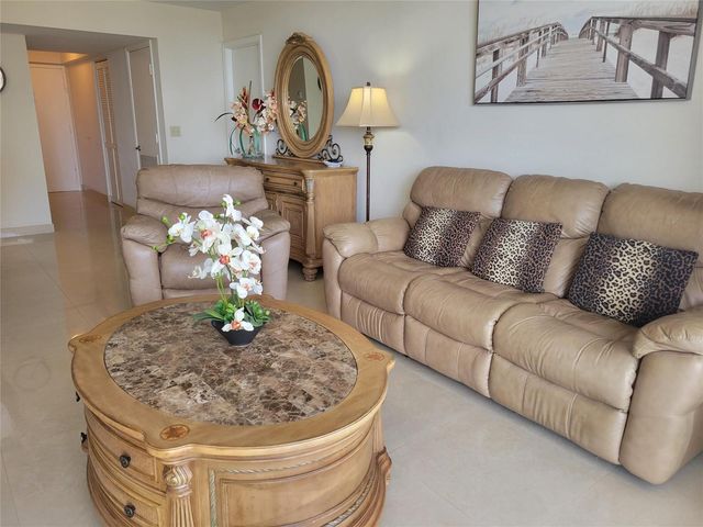 2401 S Ocean Drive 1108, Hollywood, FL 33019