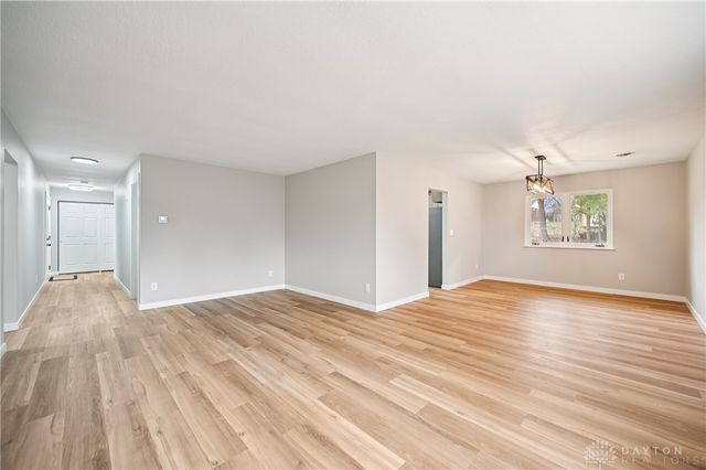 955 Oak Dale Drive, Xenia, OH 45385