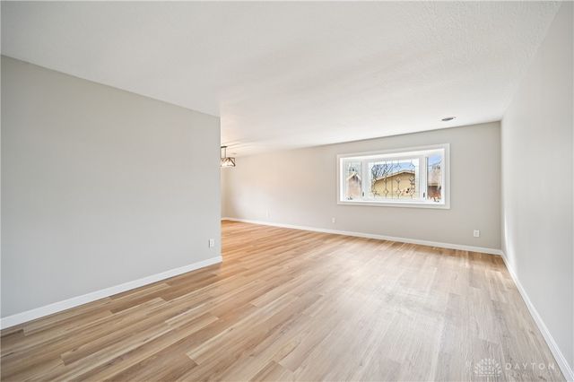 955 Oak Dale Drive, Xenia, OH 45385