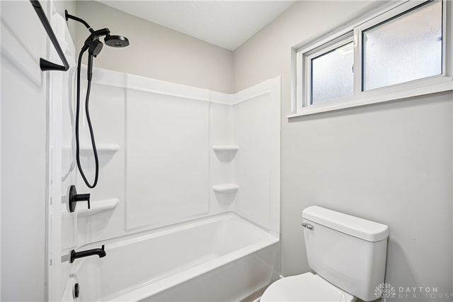 955 Oak Dale Drive, Xenia, OH 45385