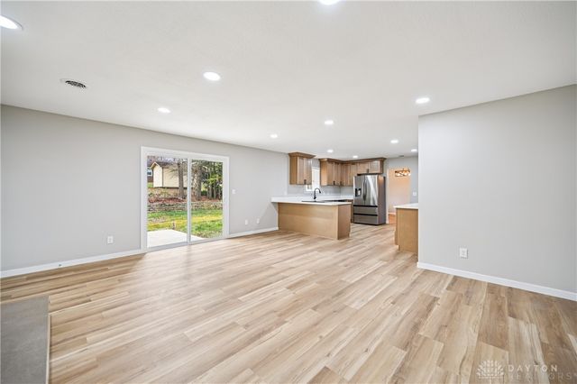 955 Oak Dale Drive, Xenia, OH 45385