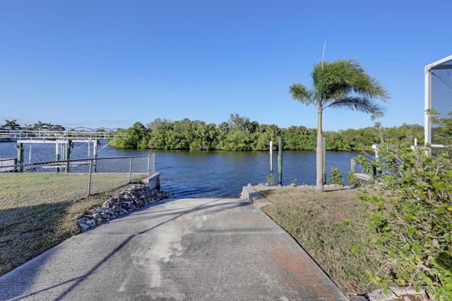 19238 MOORE HAVEN COURT, Port Charlotte, FL 33948