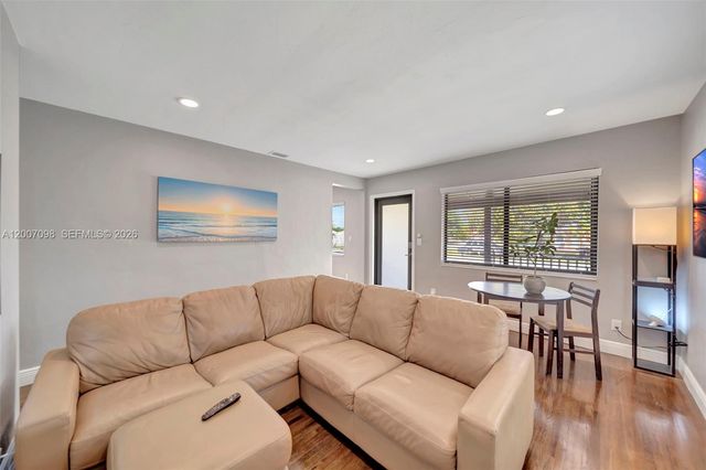 7470 SW 37th Street, Miami, FL 33155