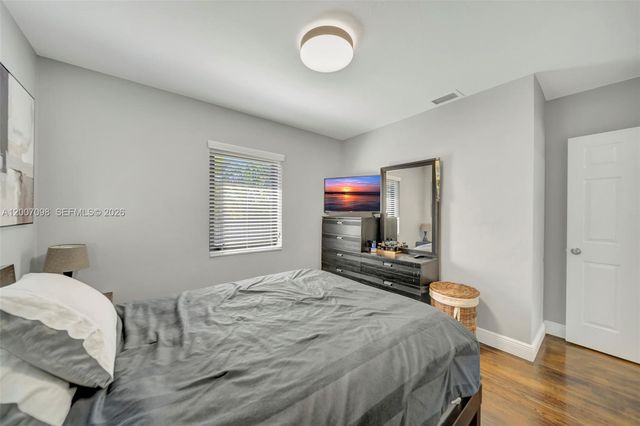 7470 SW 37th Street, Miami, FL 33155