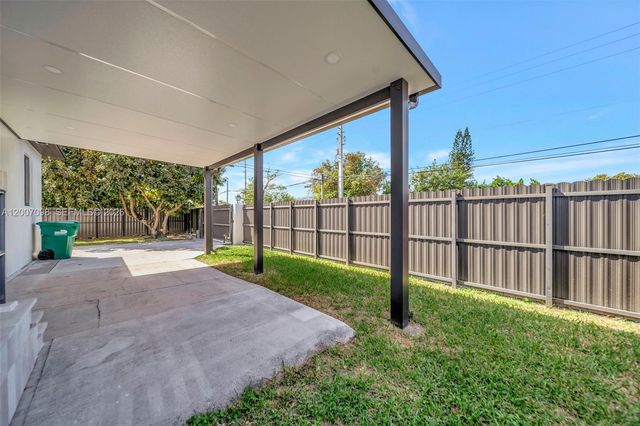 7470 SW 37th Street, Miami, FL 33155