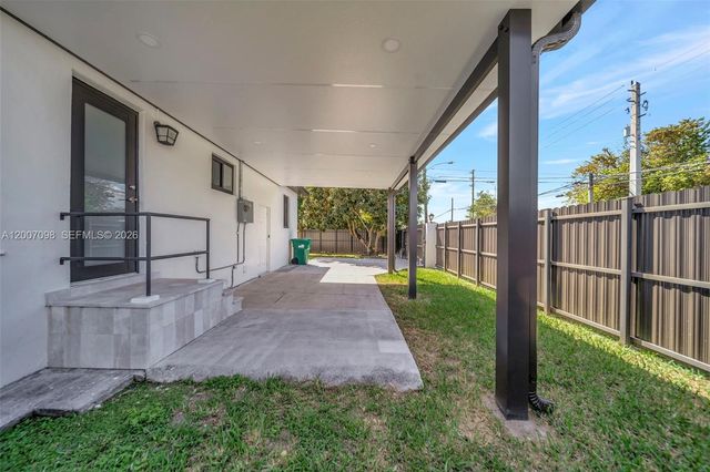 7470 SW 37th Street, Miami, FL 33155