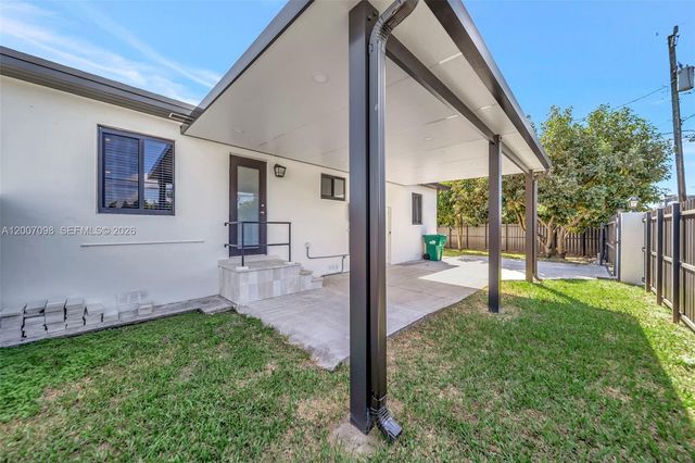 7470 SW 37th Street, Miami, FL 33155